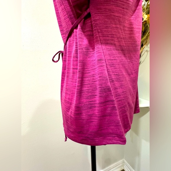 Halo Magenta Ruffled neckline Blouse/ Flowing Silhouette Tie Back size Small - Picture 6 of 9